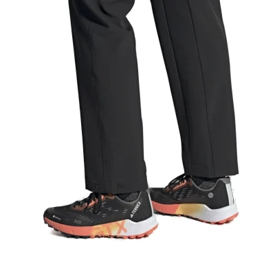 Adidas Terrex Agravic Flow 2.0 GTX core black/core black/coral dámská běžecká trailová obuv POUZE Velikost 40 (VÝPRODEJ)