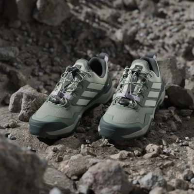 Adidas Terrex Skychaser W linen green/off white/silver dawn dámská nízká turistická obuv