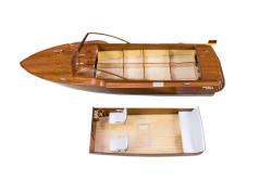 Aero-Naut stavebnice sportovní lodi Capri