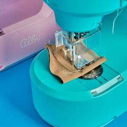 Albi Šicí stroj dětský růžový elektrický premium na adaptér s doplňky LED Světlo