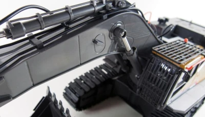 Amewi Pásový bagr s kovovou lžící ACV 730 2,4GHz RTR 1:14