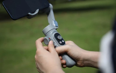 Aochuan Smart X Pro Standard šedý tříosý stabilizátor pro telefon