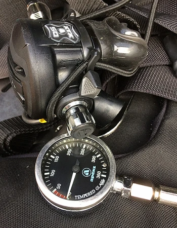 Apeks XTX50/TEK3 GAUGE TWIN automatika