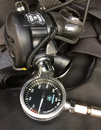 Apeks Manometr TECH