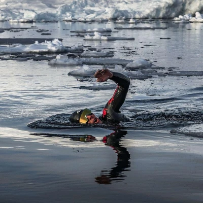 Aqua Sphere Plavecké brýle DEFY.ULTRA zrcadlová skla zlatá