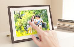 Arzopa Digitální rámeček D10 10,1[34] (tmavě hnědý)