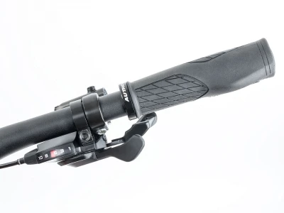 Author Aura XR2 2026 červené gravel kolo + sleva 1500,- na příslušenství