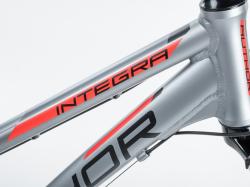 Author Integra 2023-24 stříbrné-matné/červené dámské krosové kolo + výbava zdarma