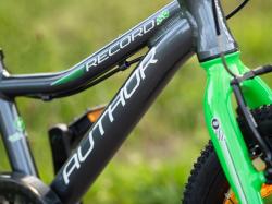 Author Record 16 2025 limeta/modrá dětské kolo + blikačky zdarma