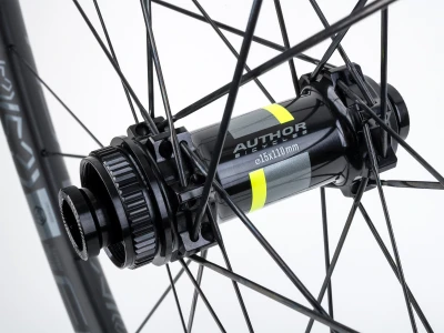 Author Flyer Carbon Disc Boost zad. 12x148 CL SH MS 12s př. 15x110 CL černá zapletená kola
