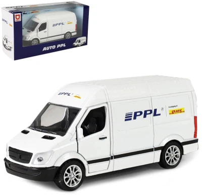 Auto kovová dodávka přepravní společnost PPL zpětný chod