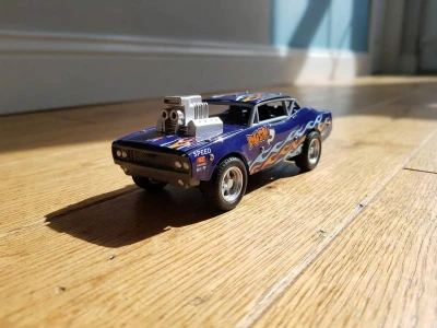 Auto roadblasters muscle car kovové na setrvačník modré