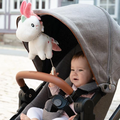 Baby Fehn Hrací jednorožec Aiko & Yuki bílo-růžový