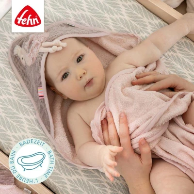 Baby Fehn Ručník s kapucí plameňák Pink