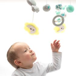 BABY MIX Kolotoč nad postýlku se světelným projektorem mátový