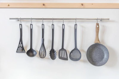 BANQUET Tyč závěs.na kuch.náčiní 90cm VARIELLA