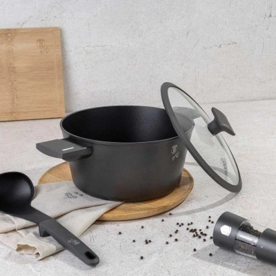 Berlingerhaus Kastrol s titanovým povrchem a poklicí 24 cm Antracit Collection