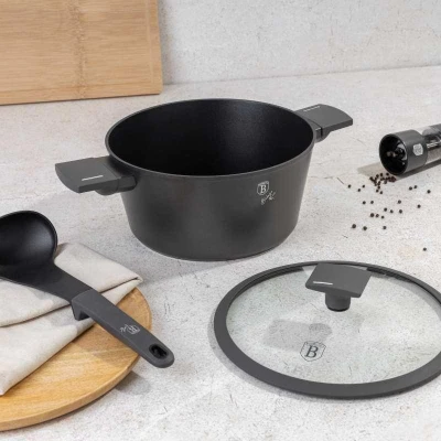 Berlingerhaus Kastrol s titanovým povrchem a poklicí 24 cm Antracit Collection