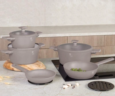 Berlingerhaus Kastrol s titanovým povrchem a poklicí 24 cm Taupe Collection