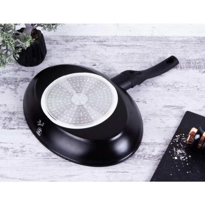 Berlingerhaus Pánev na ryby a steaky s mramorovým povrchem 35 cm Black Rose Collection