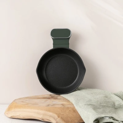 Berlingerhaus Pánev s titanovým povrchem 16 cm Matte Green Collection