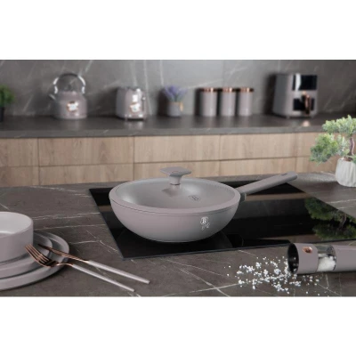 Berlingerhaus Wok pánev s titanovým povrchem a poklicí 30 cm Taupe Collection