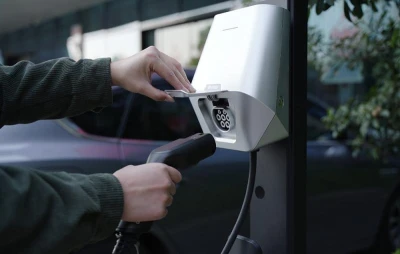 Besen Nástěnná nabíječka pro elektromobily LX30 22kW APP