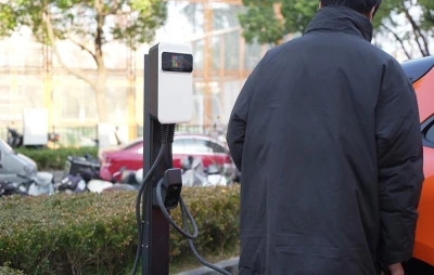 Besen Nástenná nabíjačka pre elektromobily SQ20-22KW-APP