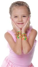 Bino Navlékací korálky s přívěsky kreativní sada výroba dětské bižuterie