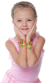 Bino Navlékací korálky s přívěsky kreativní set výroba dětské bižuterie