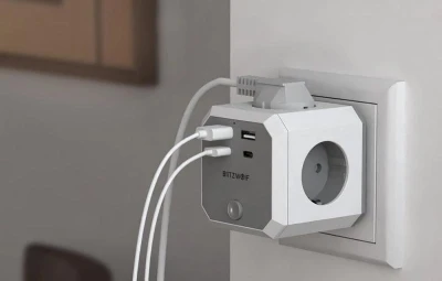 BlitzWolf BW-EC2 bílo-šedá 8v1 napájecí kostka (4x AC/2x USB-A/2x USB-C)
