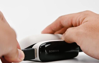 BoboVR PD100 kombinovaná nabíjecí základna a powerbanka