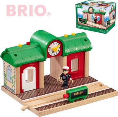 Brio DŘEVO Vlaková stanice set s výpravčím funkce nahrávání REC Světlo Zvuk Brio DŘEVO Vlaková stanice set s výpravčím funkce nahrávání REC Světlo Zvuk