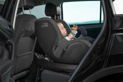 Britax Autosedačka Dualfix Plus Space Black