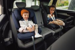 Britax Autosedačka Versafix Space Black