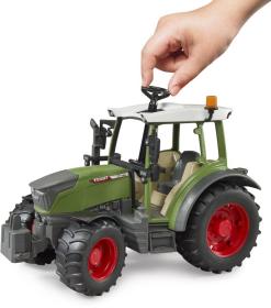 Bruder 02180 Traktor Fendt Vario 211 model 1:16 plast