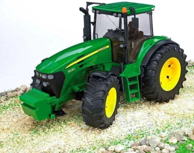 Bruder 03050 (3050) Traktor JOHN DEERE 7930