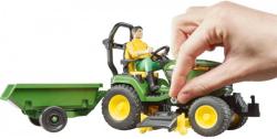 Bruder 62104 Malotraktor John Deere X949 set s vlečkou a figurkou s doplňky