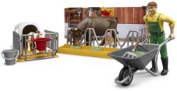 Bruder 62611 Stáj herní set farmář s krávou a teletem s doplňky Bruder 62611 Stáj herní set farmář s krávou a teletem s doplňky