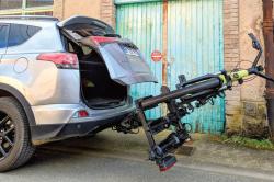 Buzzrack SCORPION PRO 3 pro 3 elektrokola | Nosič kol na tažné zařízení + adaptér el. přípojky zdarma