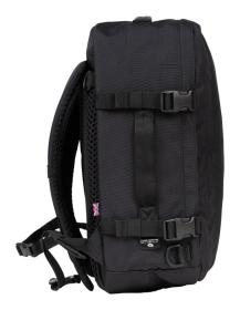 CabinZero Classic Plus 32L Absolute Black batoh