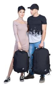 CabinZero Classic Plus 42L Absolute Black batoh