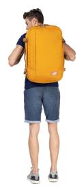 CabinZero Classic Plus 42L Orange Chill batoh + kosmetická taštička zdarma