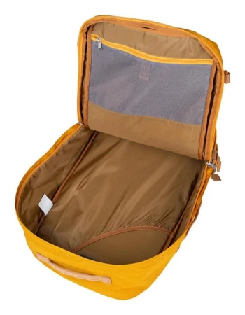 CabinZero Classic Plus 42L Orange Chill batoh + kosmetická taštička zdarma