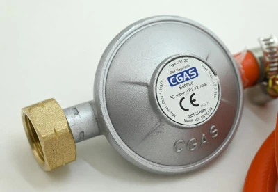 Cattara Plynový regulátor tlaku 30mbar EN16129 - sada 1,5m hadice