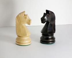 Chopra Šachy Staunton Senator De Luxe ebenové s intarzovanou skládací šachovnicí Old Style