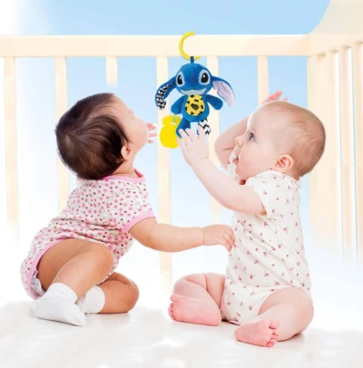 Clementoni PLYŠ Stitch baby kousátko chrastítko pro miminko