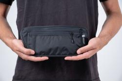 Cocoon ledvinka Travel Waist Wallet RFID phantom black