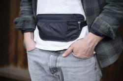 Cocoon ledvinka Travel Waist Wallet RFID phantom black
