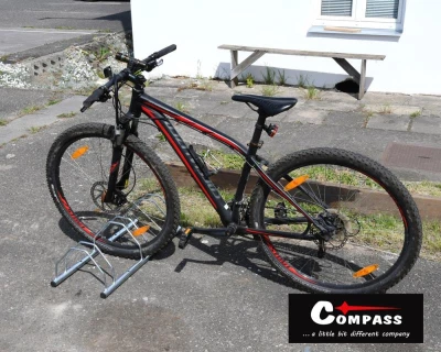 Compass Stojan na 3 kola